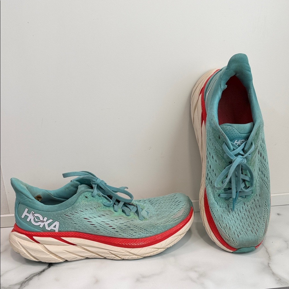 Hoka Women's Clifton 8 in Aquarelle/Eggshell Blue women’s size 8